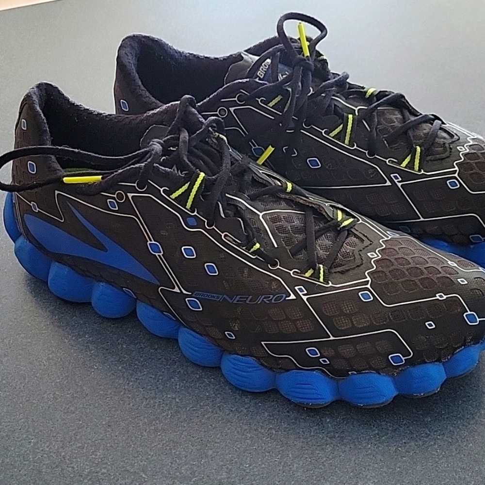 Mens Brooks Neuro